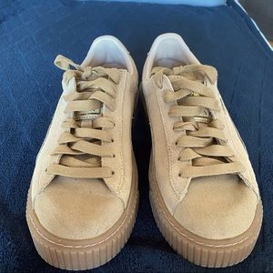 Women's Casual Suede Platform Sneaker - Tan